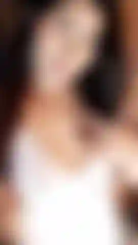 Und zeige neue dessous.