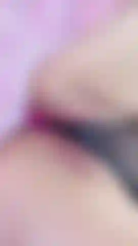 A cute smile and a pink pussy