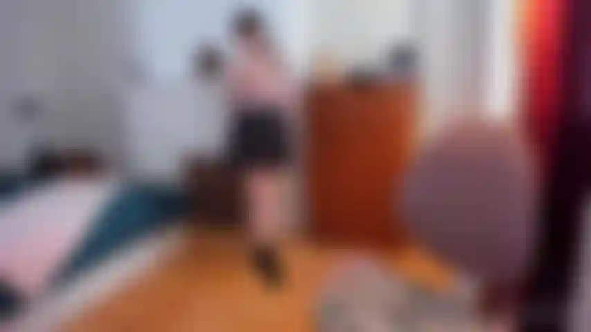 Striptease und reite einen dildo und kanten für freund (kosename papa).