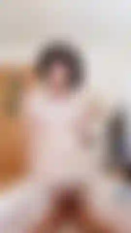 Ganz nackter reitdildo, reine glückseligkeit. Bedürftige haarige muschi.