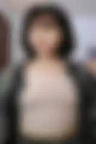 Spy cam hiccups ii – haare bürsten und schminken.