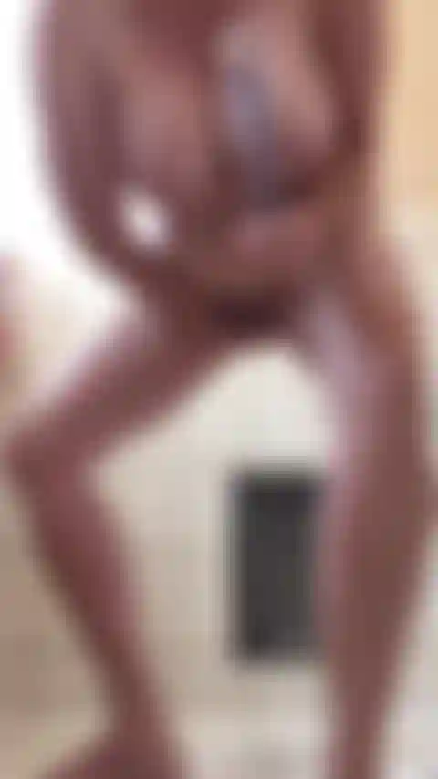 Anal mit glasdildo. Dann probiere ich es danach. Lecker!