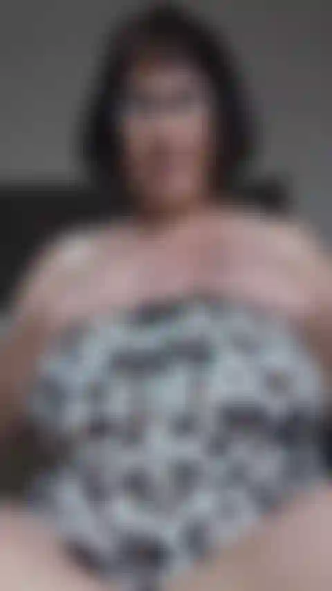 Spiele, während ich dreier-pornos anschaue!