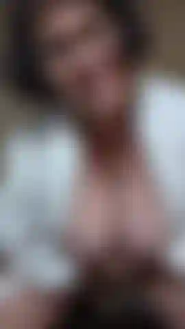 Reite sie, cowboy! ( Reite einen dildo auf einem hocker).