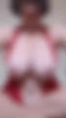 High heels, große titten und harte nippel.