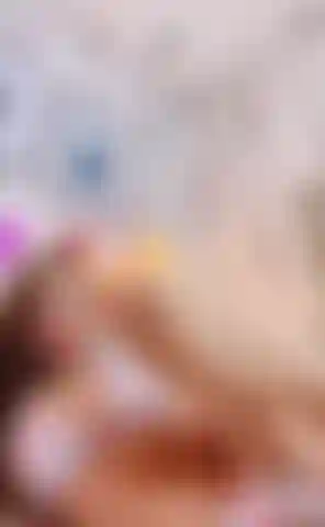 Süß und habe eine rosa muschi.