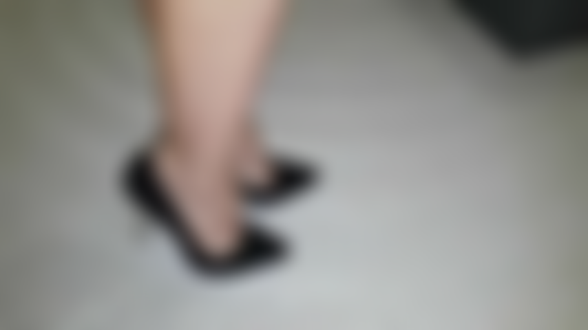 Aux pieds – zu meinen füßen