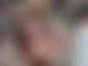 Ich gebe dir wichsanweisungen auf meinen knien, mit meinen titten draußen und meiner pussy vor dir! Lass mich dir alle geheimnisse beibringen, die du über das wichsen, reiben und streicheln deines schwanzes wissen musst.