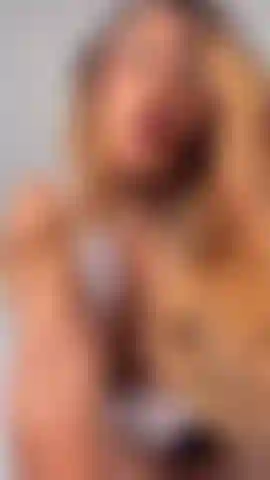 There are desires I don't speak… but my body shows them…