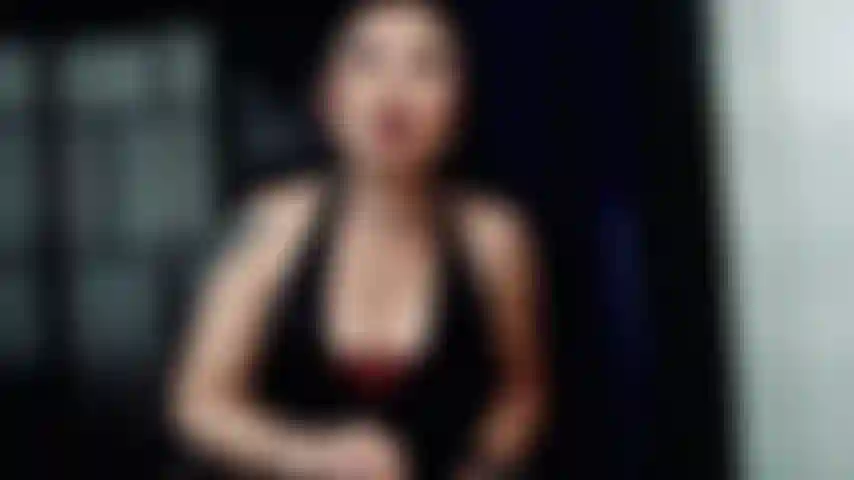 Hypnotisiert: zahle, gehorche und zahle noch mehr: du willst mir gefallen und wirst dich unterwerfen und gehorchen. Aber am wichtigsten: du wirst zahlen. Und ich muss möglicherweise auf die kräfte der hypnose und gedankenkontrolle zurückgreifen.