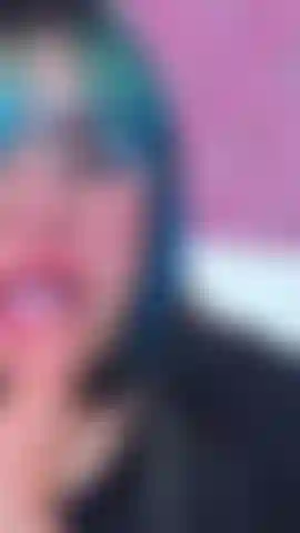 Ich benehme mich daneben und du genießt es.