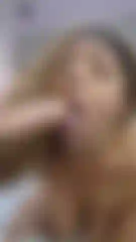 Deepthroat nahaufnahme mit viel spucke.