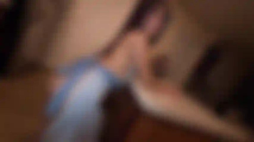 Deine versaute ehefrau lädt ihren bull dre wieder ein, während du bei der arbeit bist, um dir ein köstliches creampie zu machen.