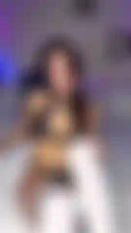 Feet lover special!! Let’s edge as I take off my socks, make you smell my feet while I edge with my vibe in my pussy. When I’m ready, I countdown so we can explode together!! Lastly I need you to cum on my feet and clean up every drop it of it with your mouth!! 😍