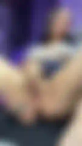 Eine fickmaschine mit enger muschi.