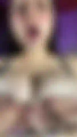 Die brüste zum creampie-lutschen liebt.