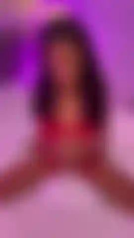 riding my pillowmy pussy is very wet