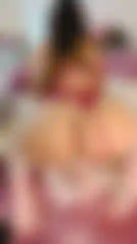 6 Minuten lang reiten und endet mit einem blowjob, der über mein spielzeug spritzt!!