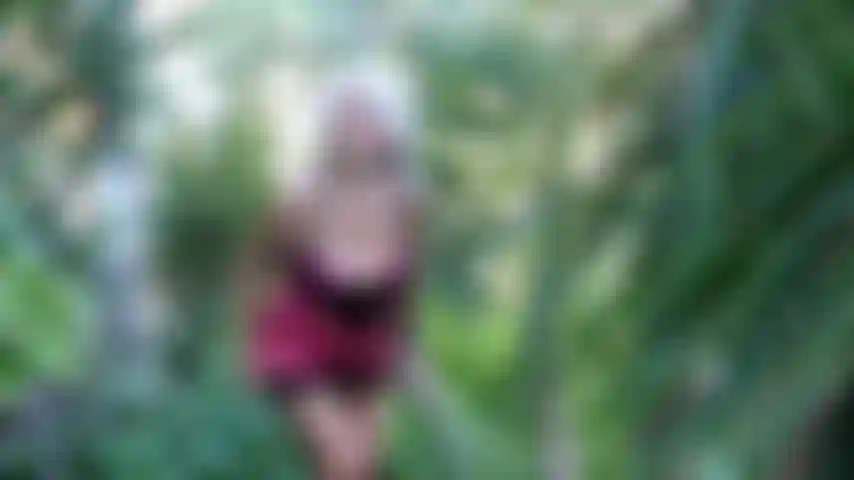 Nackte brüste in der natur.