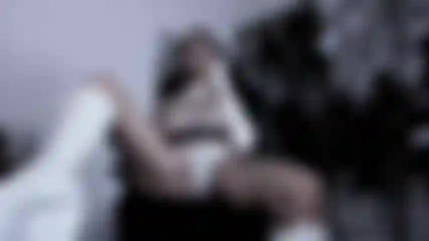 Masturbiere, während du mir beim rauchen und anbeten zusiehst.