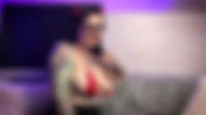 Frau fickt dich vor der halloween-party!