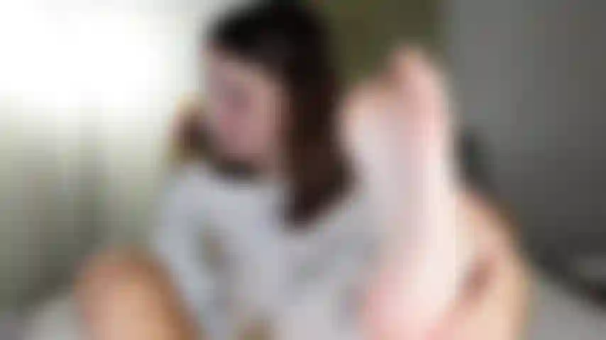 Die füße und zehen leckt.