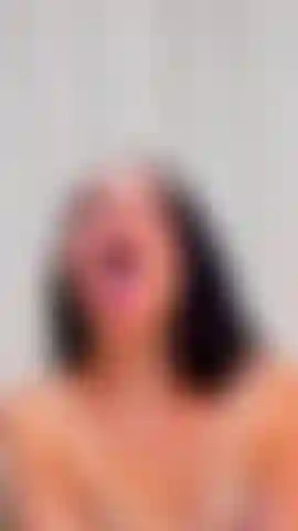Stöhnt, verdreht die augen und reitet – lass uns sehen, wie das hier ankommt.
