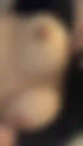 . Zuhause zeit, brüste zu schmecken, rosa muschi zu reiben.