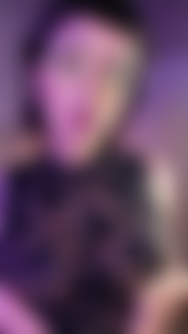 Mit haarigen achseln.