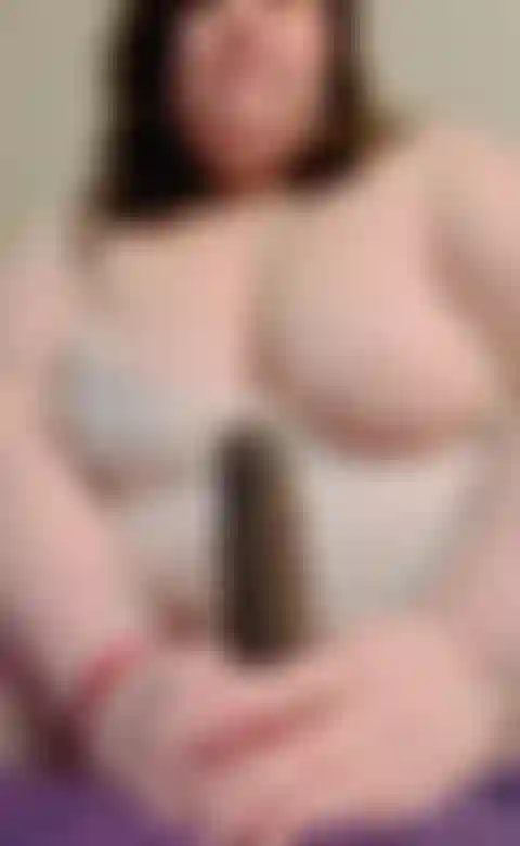 Dildo-blowjob, weißes tanktop.