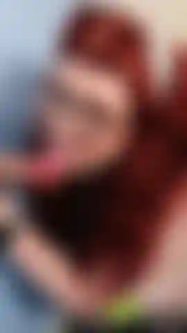 . Ich lutsche, ficke, reite und spritze auf einem dildo.