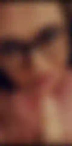 Dildo-blowjob, eierlutschen und tittenwichsen.