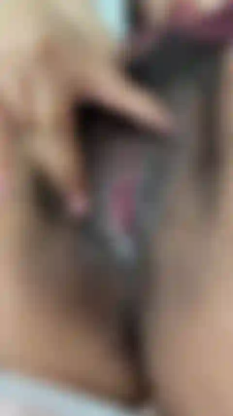 Pussyqueef mit creampie.