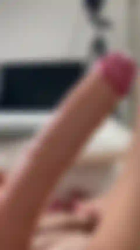 Cremige dildo-nachwirkungen.