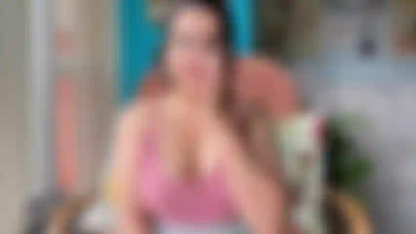 Die titten sind milchiger als die deiner frau.