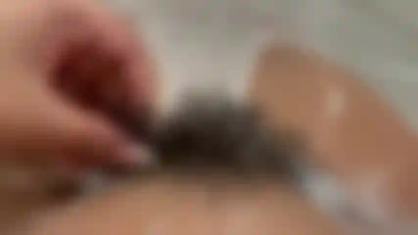 Badewannenstrauch ganz eingeseift.