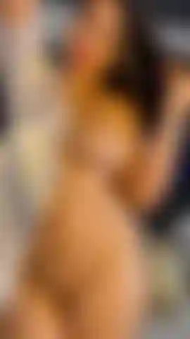 Komm und genieße meine liebe.