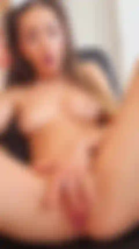 Masturbation auf dem stuhl.