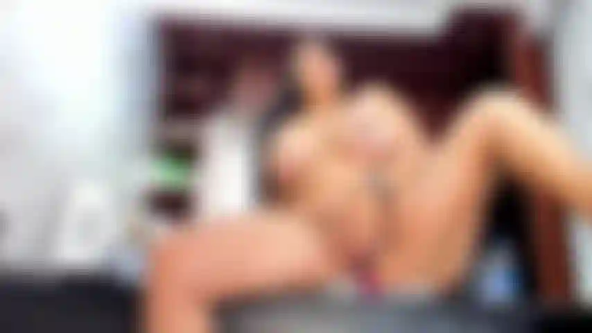 Fingere auf deinem schreibtisch.