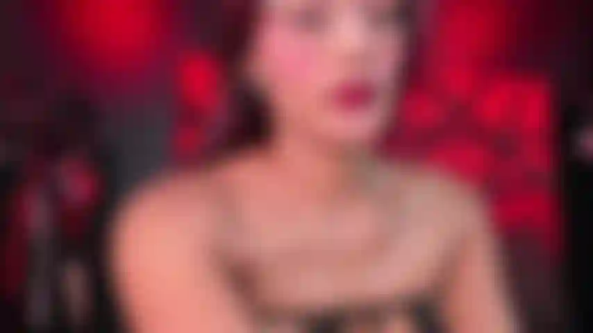 Du verdienst es nicht, mich zu berühren, aber du wirst mir dabei zusehen, wie ich in diesem grausamen kleinen outfit necke.