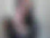 Lutsche an einem spielzeug, spiele mit meinen großen titten, ficke meinen arsch, während ich mein sexy französisches dienstmädchen-outfit mit strümpfen und absätzen trage. Viel dirty talk! Mein lieblingsvideo.