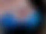 Ich modelliere vier meiner lieblings-bhs, während ich dir erzähle, was ich an ihnen liebe, und dich necke, indem ich meine titten schüttle, während ich sie trage. Die brüste sind unbedeckt, während ich den bh wechsle.