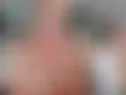 Trage ein button-down-shirt mit hochgesteckten haaren und sage dir, wie sehr ich deinen schwanz hart machen und dich heute zum abspritzen bringen möchte. Ich necke dich, während ich mein hemd aufknöpfe, meine brüste hüpfen und sie eincremen.