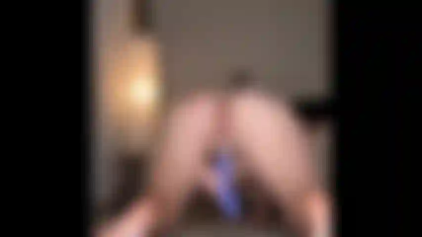 Klitorisspielzeug auf dem boden.