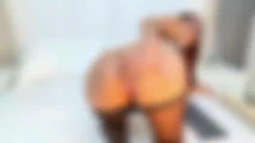 I fuck my big ass and suck your cock, I like to make you feel so hot