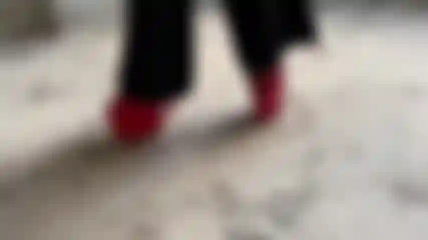 Ich bin eine frau mit heißen und lustvollen begierden, die das gesamtpaket von milden bis extrem wilden bdsm-fetisch-sessions anbietet.