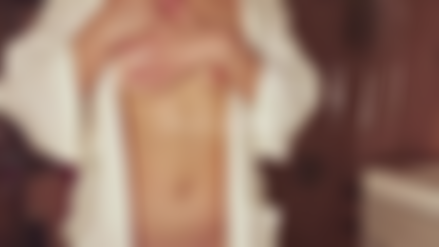 Ganz nackt – frisch aus der dusche, öle mich für dich ein und necke dich.