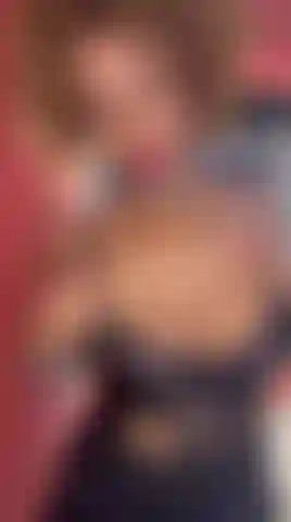 Saug an meinen brüsten und nippeln.