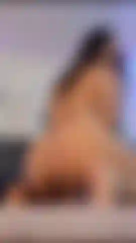 Dein schwanz wird in meine nasse muschi eindringen, bis du mich zum stöhnen bringst.