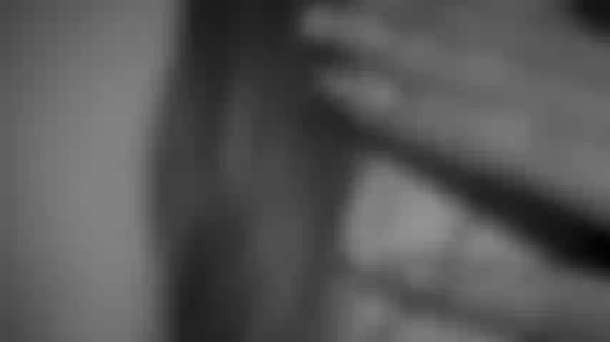 Schau mir zu, wie ich meine saftige und feuchte muschi fingere.